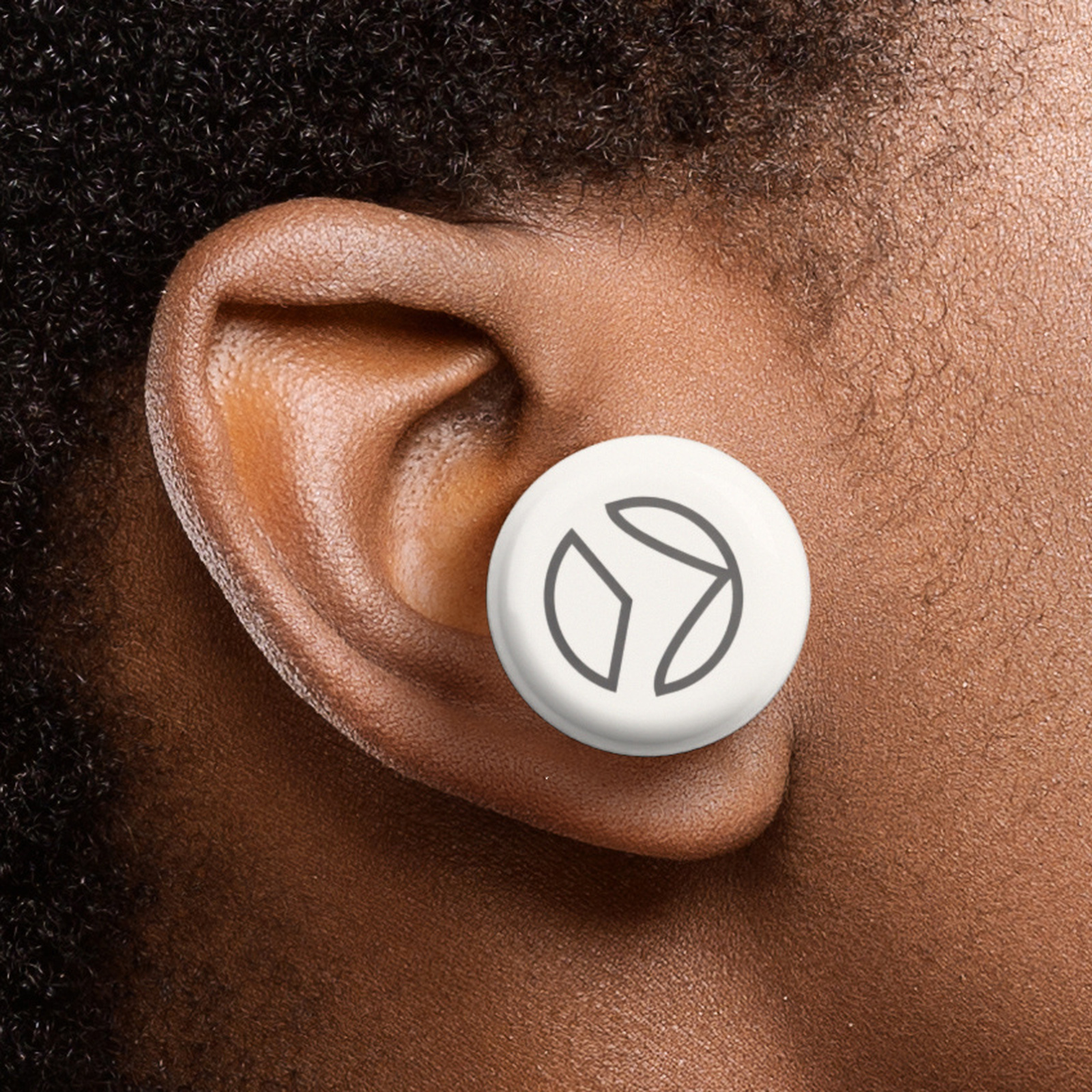 Close-up of the Vagal Oh! worn on the ear
